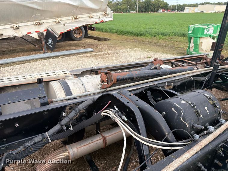 image for item EI7743 2001 Sterling ST9500 truck chassis