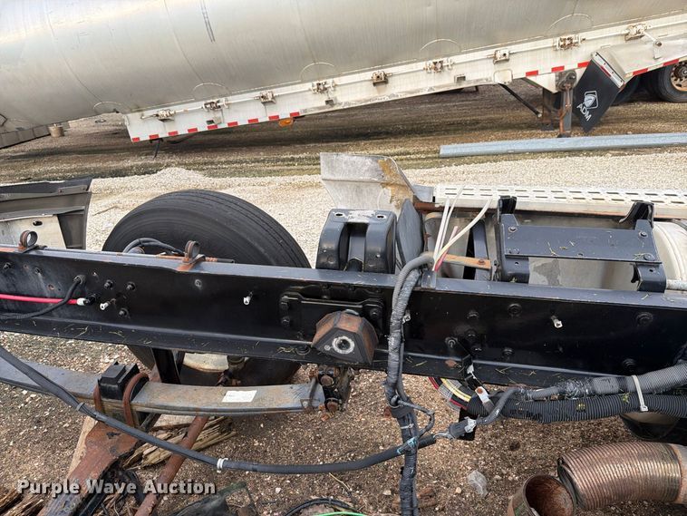 image for item EI7743 2001 Sterling ST9500 truck chassis