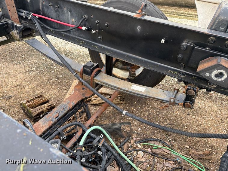 image for item EI7743 2001 Sterling ST9500 truck chassis