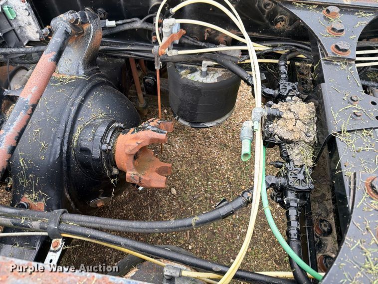 image for item EI7743 2001 Sterling ST9500 truck chassis