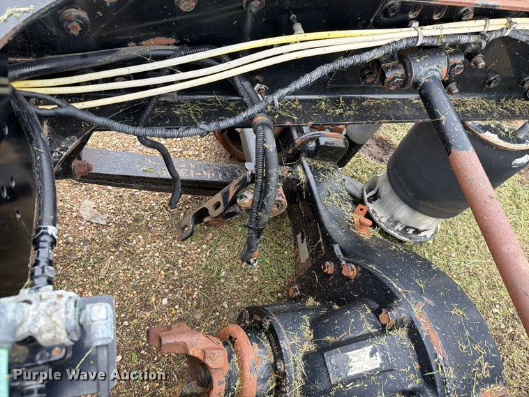 image for item EI7743 2001 Sterling ST9500 truck chassis