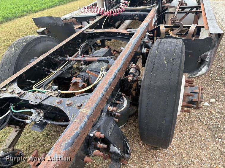 image for item EI7743 2001 Sterling ST9500 truck chassis