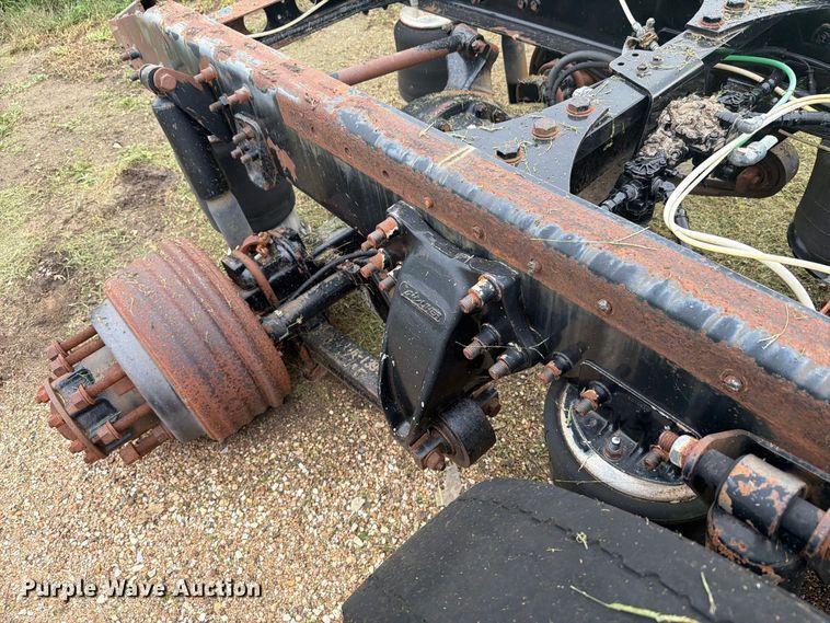 image for item EI7743 2001 Sterling ST9500 truck chassis
