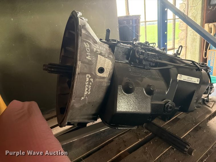 image for item EI7747 Eaton Fuller Roadranger 13 speed transmission