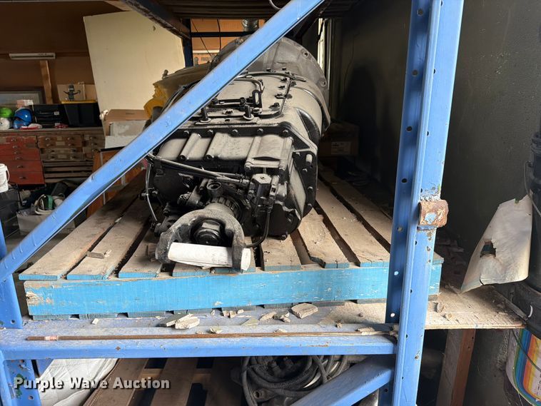 image for item EI7747 Eaton Fuller Roadranger 13 speed transmission