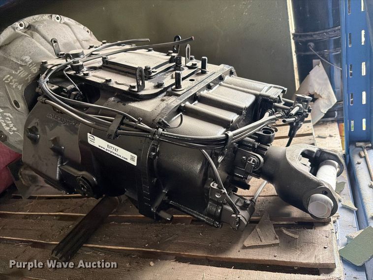 image for item EI7747 Eaton Fuller Roadranger 13 speed transmission