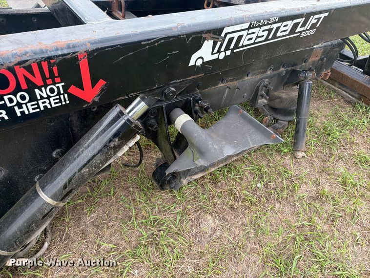 image for item EI7748 Master Lift 5000 truck mounted fork lift