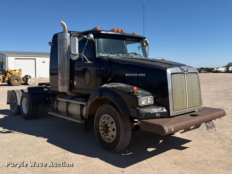 image for item EI7770 2007 Western Star 4900SA semi truck
