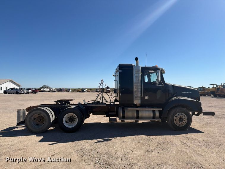 image for item EI7770 2007 Western Star 4900SA semi truck