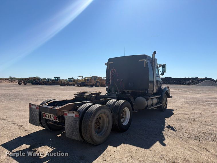 image for item EI7770 2007 Western Star 4900SA semi truck