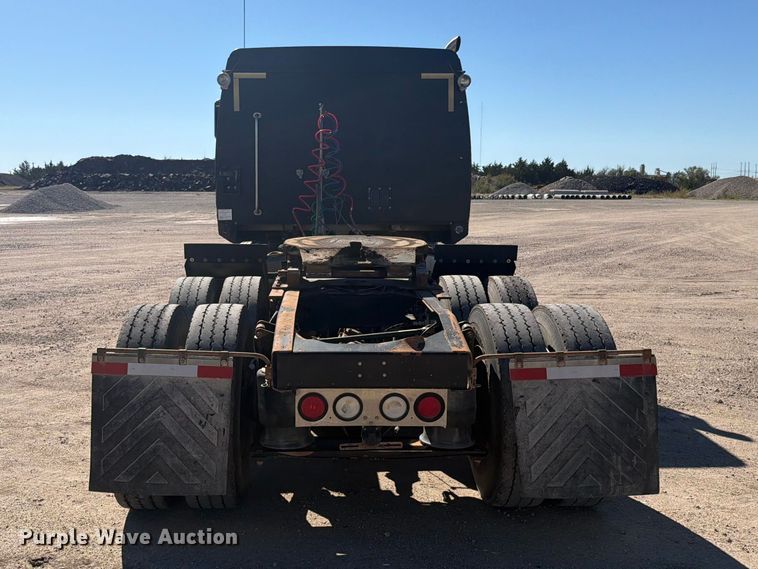 image for item EI7770 2007 Western Star 4900SA semi truck