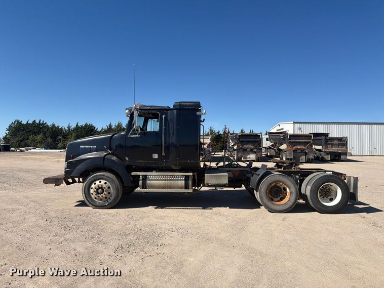 image for item EI7770 2007 Western Star 4900SA semi truck