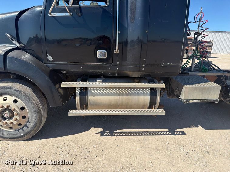 image for item EI7770 2007 Western Star 4900SA semi truck