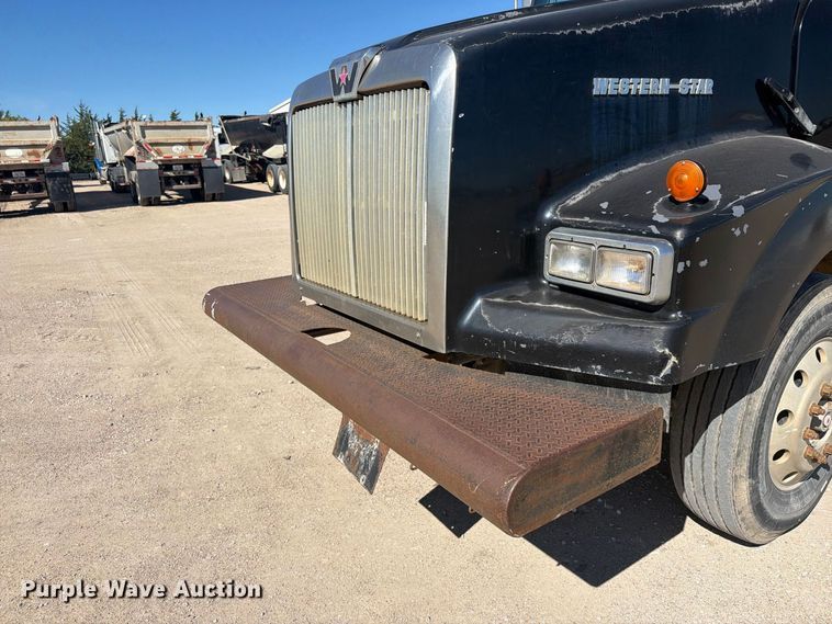 image for item EI7770 2007 Western Star 4900SA semi truck