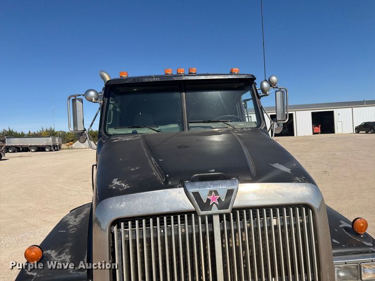 image for item EI7770 2007 Western Star 4900SA semi truck
