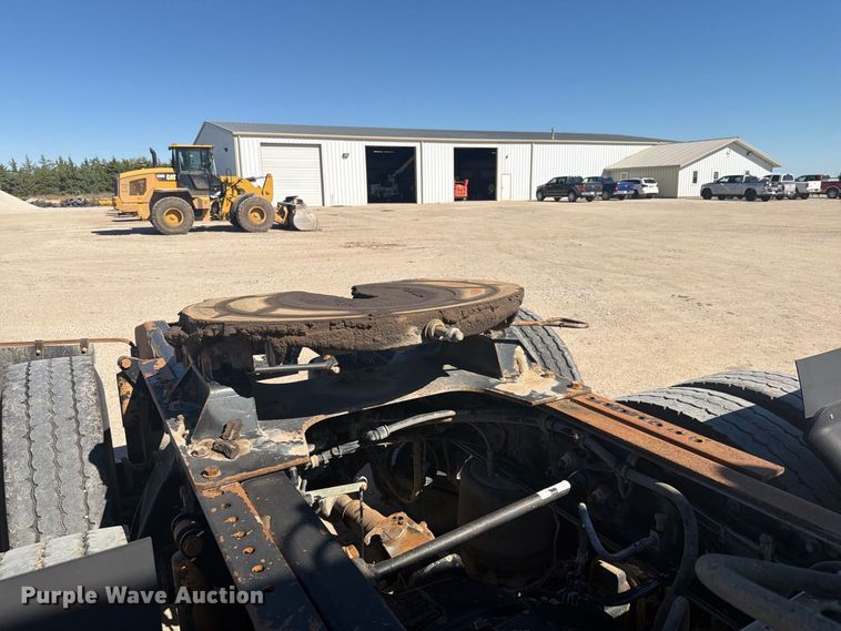image for item EI7770 2007 Western Star 4900SA semi truck