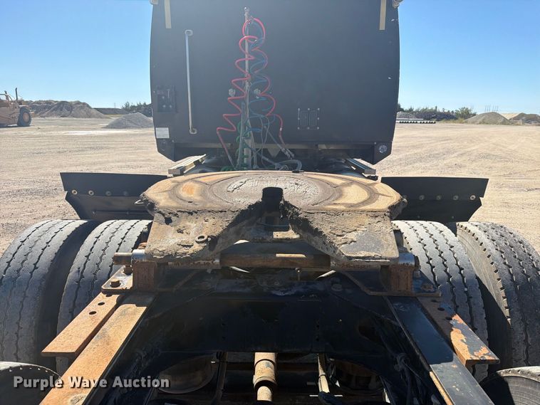 image for item EI7770 2007 Western Star 4900SA semi truck