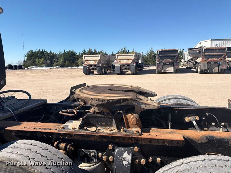 image for item EI7770 2007 Western Star 4900SA semi truck