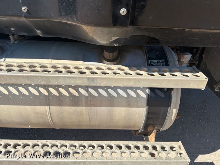 image for item EI7770 2007 Western Star 4900SA semi truck