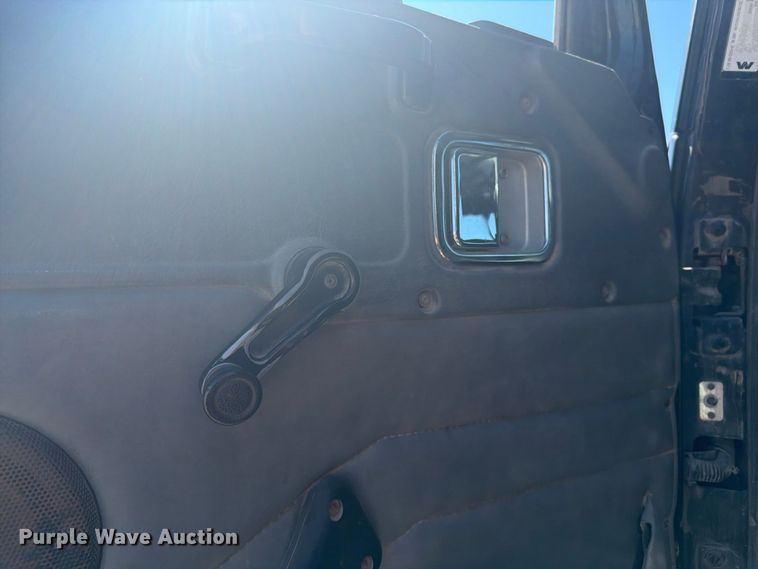 image for item EI7770 2007 Western Star 4900SA semi truck