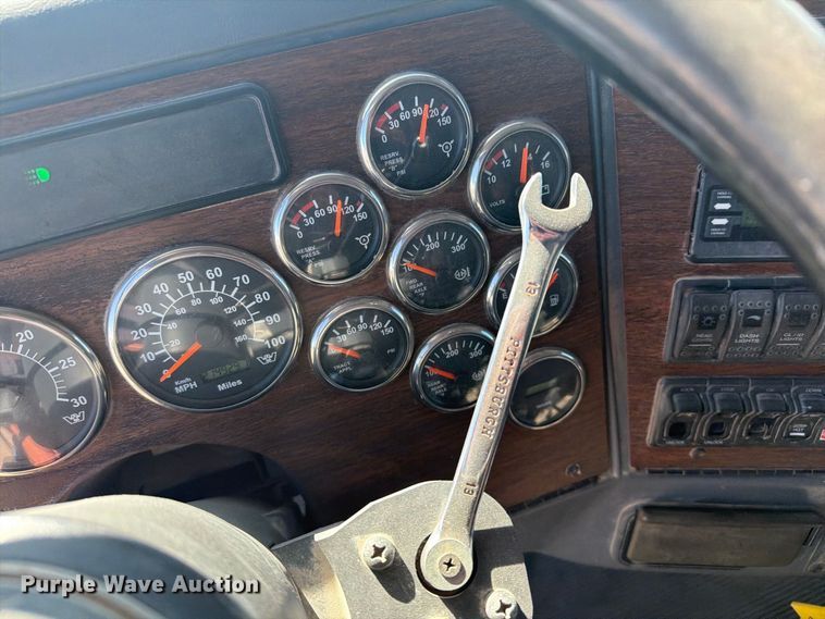 image for item EI7770 2007 Western Star 4900SA semi truck