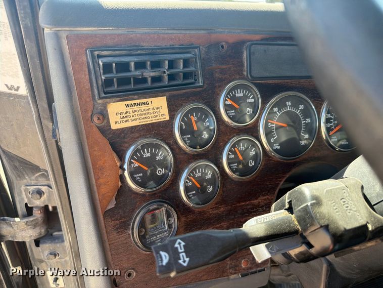 image for item EI7770 2007 Western Star 4900SA semi truck