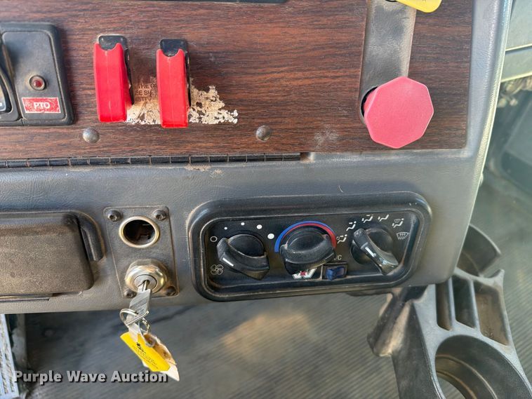 image for item EI7770 2007 Western Star 4900SA semi truck