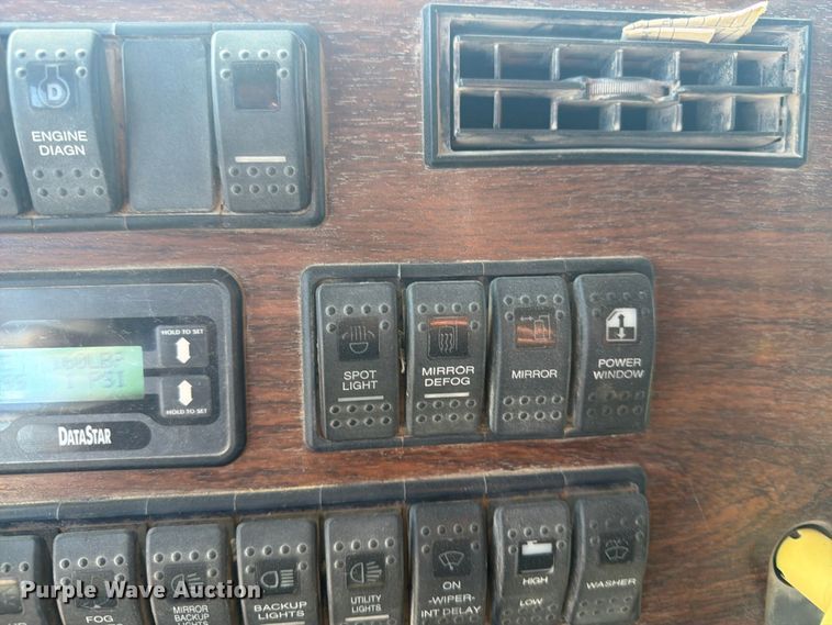 image for item EI7770 2007 Western Star 4900SA semi truck