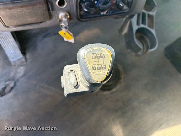 image for item EI7770 2007 Western Star 4900SA semi truck
