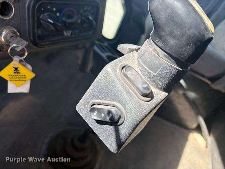 image for item EI7770 2007 Western Star 4900SA semi truck