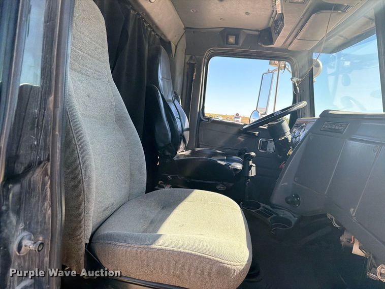 image for item EI7770 2007 Western Star 4900SA semi truck