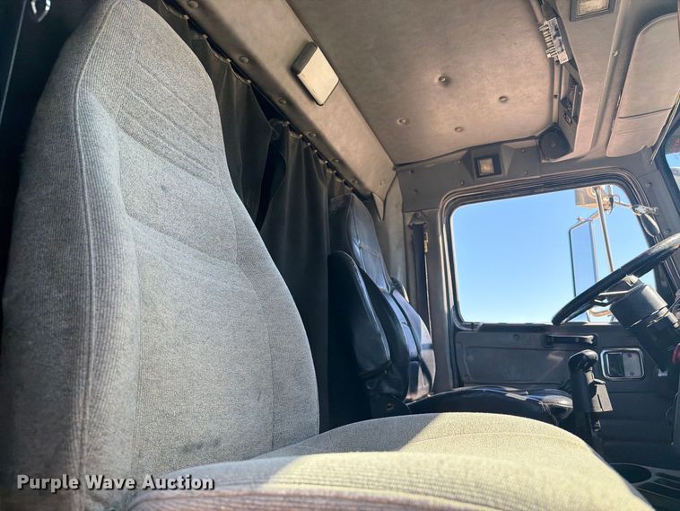image for item EI7770 2007 Western Star 4900SA semi truck