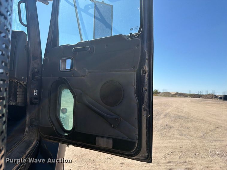image for item EI7770 2007 Western Star 4900SA semi truck