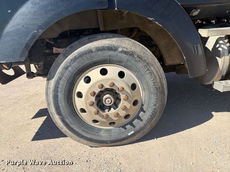 image for item EI7770 2007 Western Star 4900SA semi truck