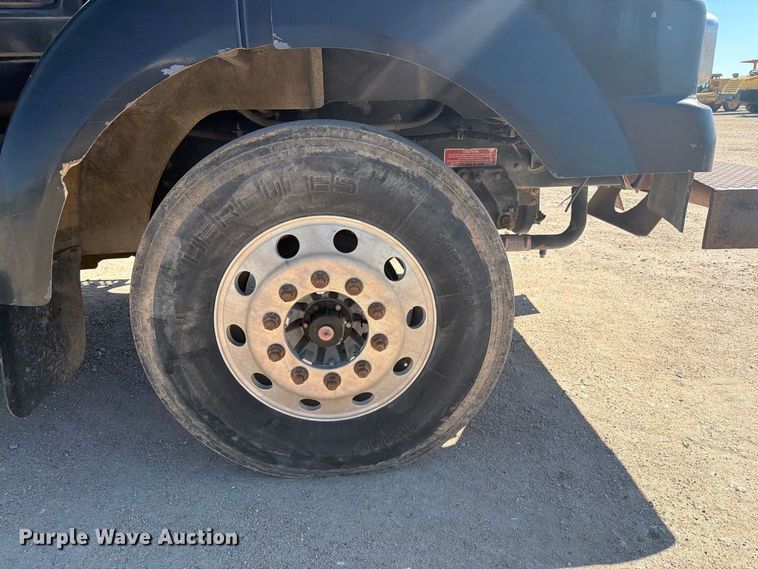 image for item EI7770 2007 Western Star 4900SA semi truck