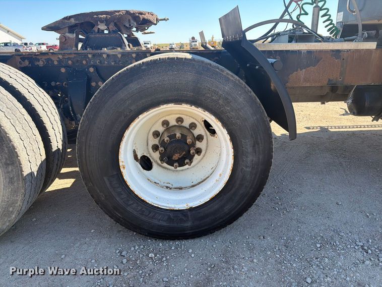image for item EI7770 2007 Western Star 4900SA semi truck
