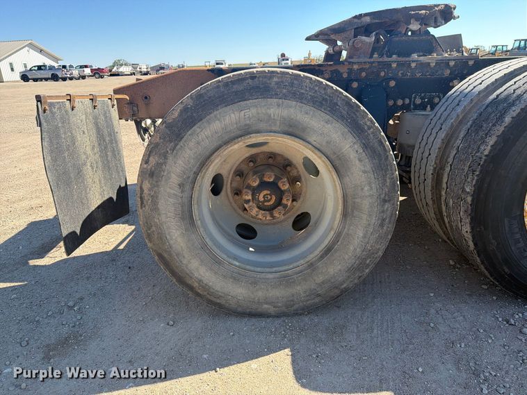 image for item EI7770 2007 Western Star 4900SA semi truck