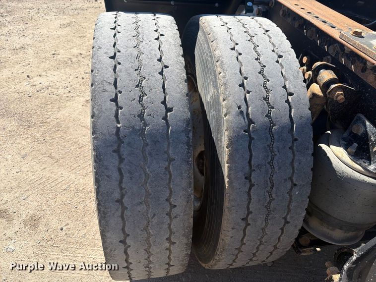 image for item EI7770 2007 Western Star 4900SA semi truck