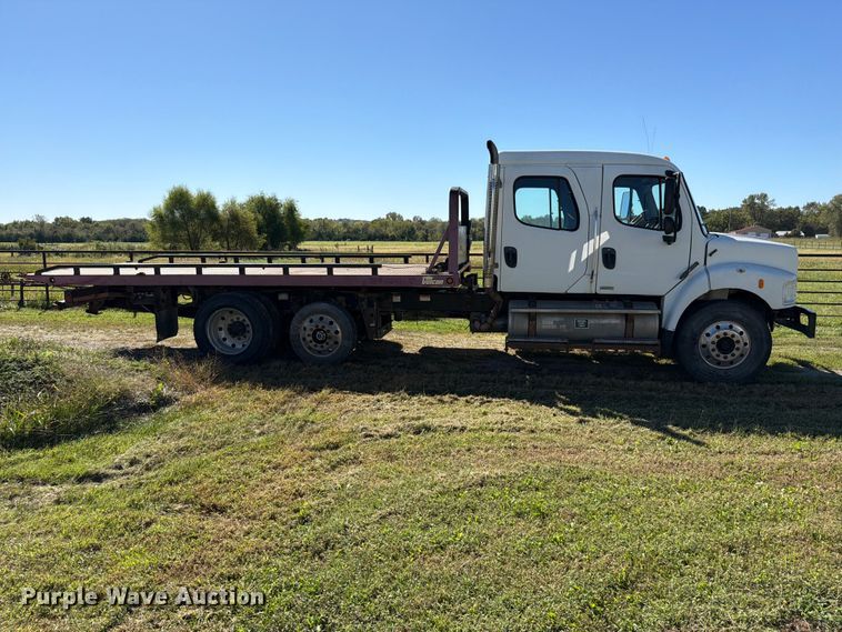 image for item EO8796 2009 Freightliner Business Class M2 Crew Cab rollback truck