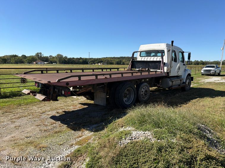 image for item EO8796 2009 Freightliner Business Class M2 Crew Cab rollback truck