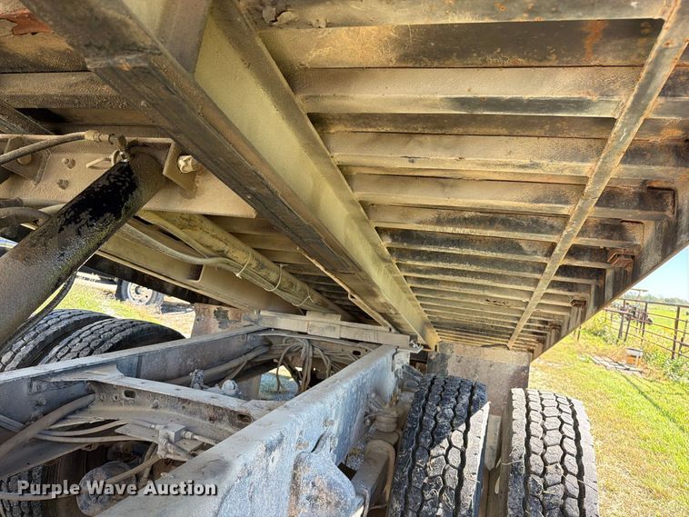 image for item EO8796 2009 Freightliner Business Class M2 Crew Cab rollback truck