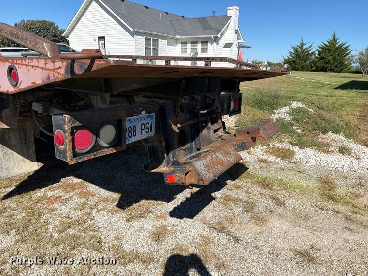 image for item EO8796 2009 Freightliner Business Class M2 Crew Cab rollback truck