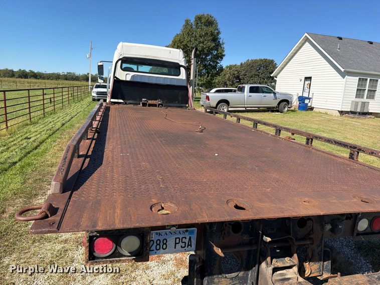 image for item EO8796 2009 Freightliner Business Class M2 Crew Cab rollback truck