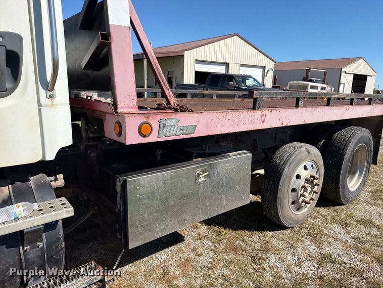 image for item EO8796 2009 Freightliner Business Class M2 Crew Cab rollback truck