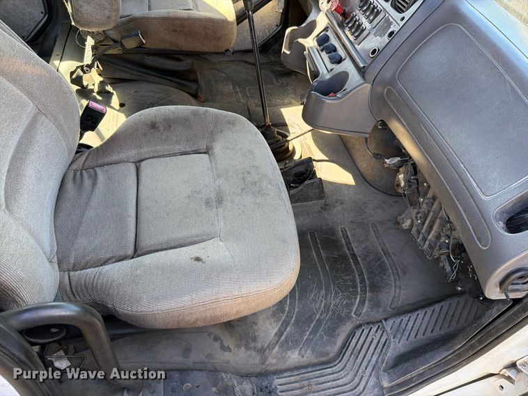image for item EO8796 2009 Freightliner Business Class M2 Crew Cab rollback truck
