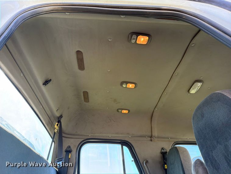 image for item EO8796 2009 Freightliner Business Class M2 Crew Cab rollback truck