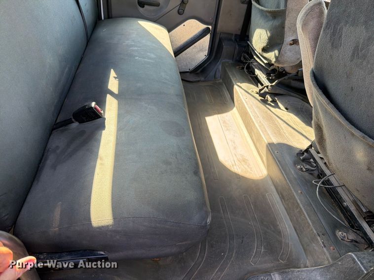 image for item EO8796 2009 Freightliner Business Class M2 Crew Cab rollback truck