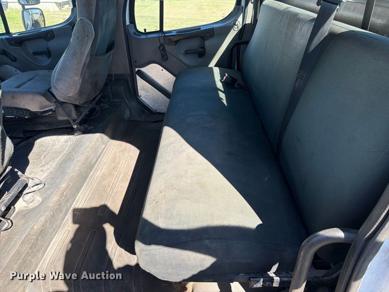 image for item EO8796 2009 Freightliner Business Class M2 Crew Cab rollback truck