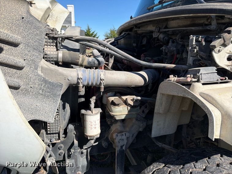 image for item EO8796 2009 Freightliner Business Class M2 Crew Cab rollback truck