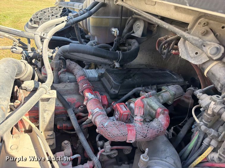 image for item EO8796 2009 Freightliner Business Class M2 Crew Cab rollback truck